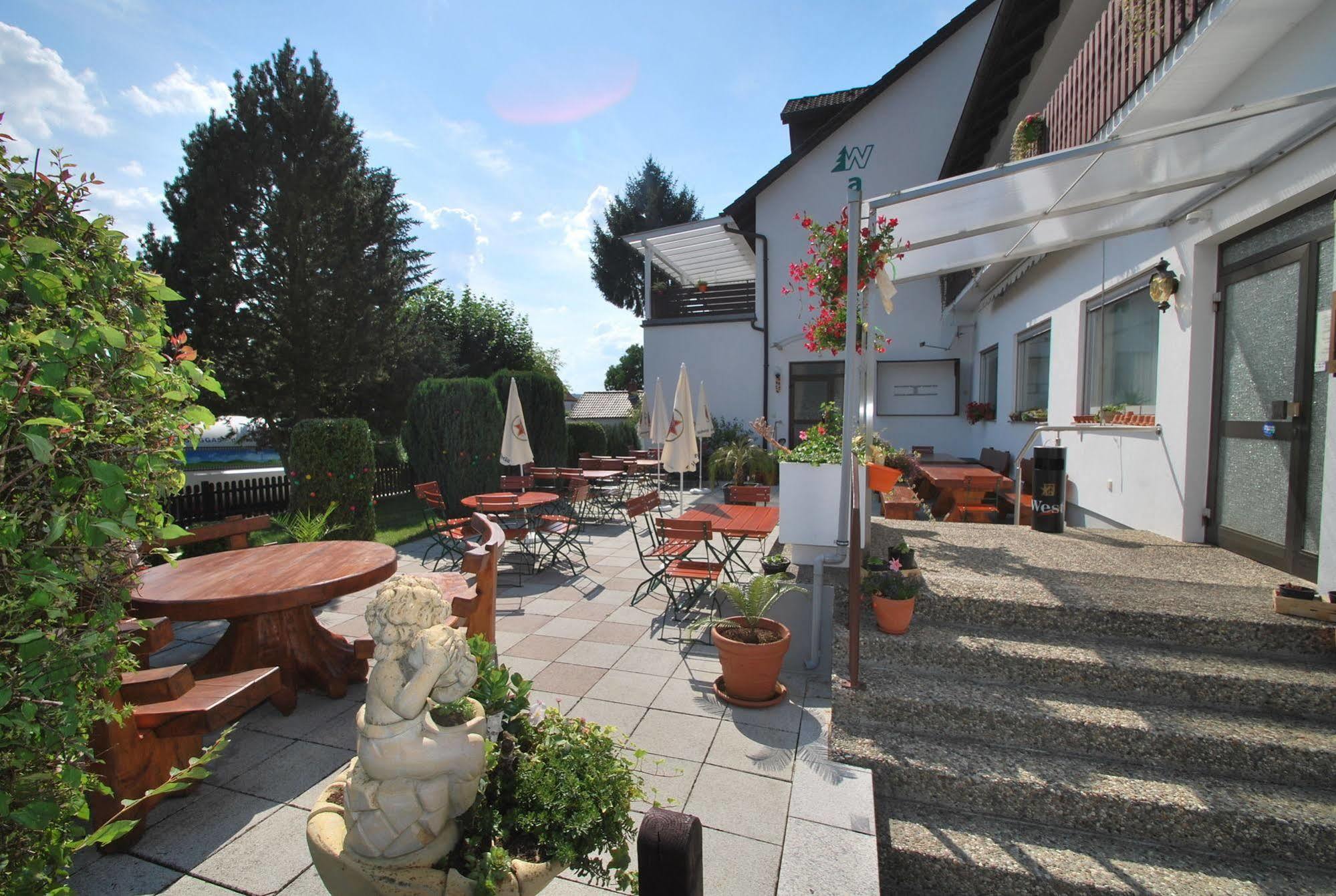 Hotel Gasthof Am Waldeck Oberthulba Extérieur photo